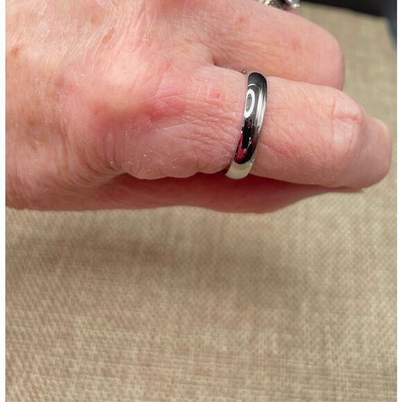 New Stainless Steel Ring Size 9 Unisex Stacking or Wedding Band - Picture 1 of 7